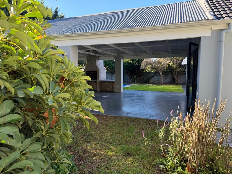 4 Bedroom Property for Sale in Constantia Western Cape